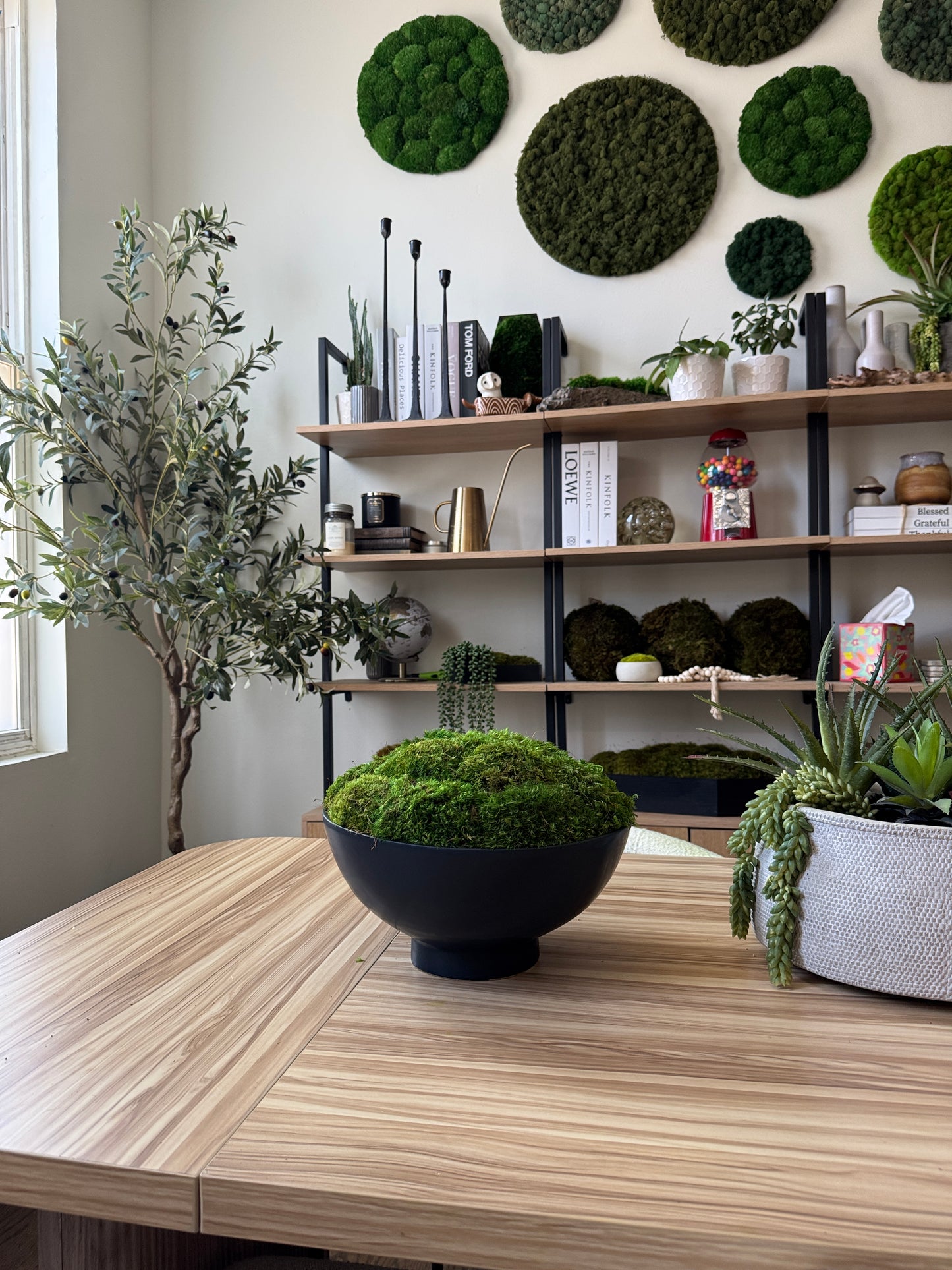 Black Footed Moss Bowl