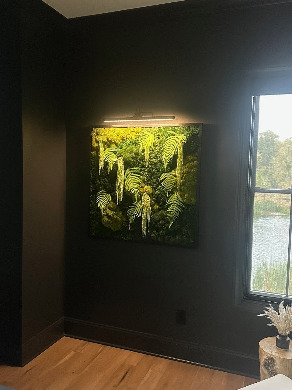 The Contrast Moss Art Frame (With Leaves)